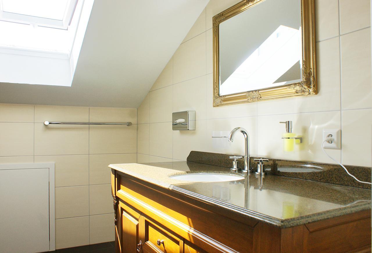 Double Room with Balcony,646364967:JPEG